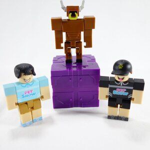 Mixed Lot of 4 Roblox Pet Show Figures Minotaur Purple Storage Box Jazwares